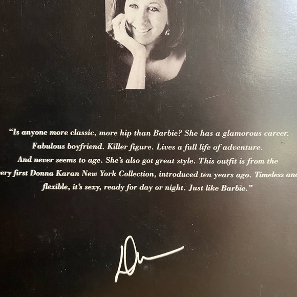 Limited Edition Donna Karan Bloomingdale’s Barbie in original packaging - Picture 7 of 9